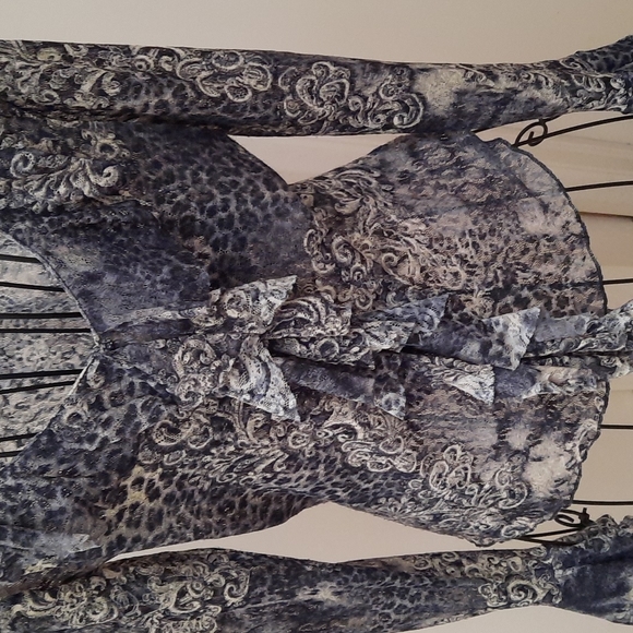 Karen Kane ruffled blouse - medium - Picture 4 of 6